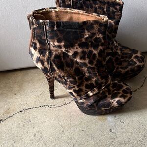 2b Bebe Leopard Print Ankle Boots
